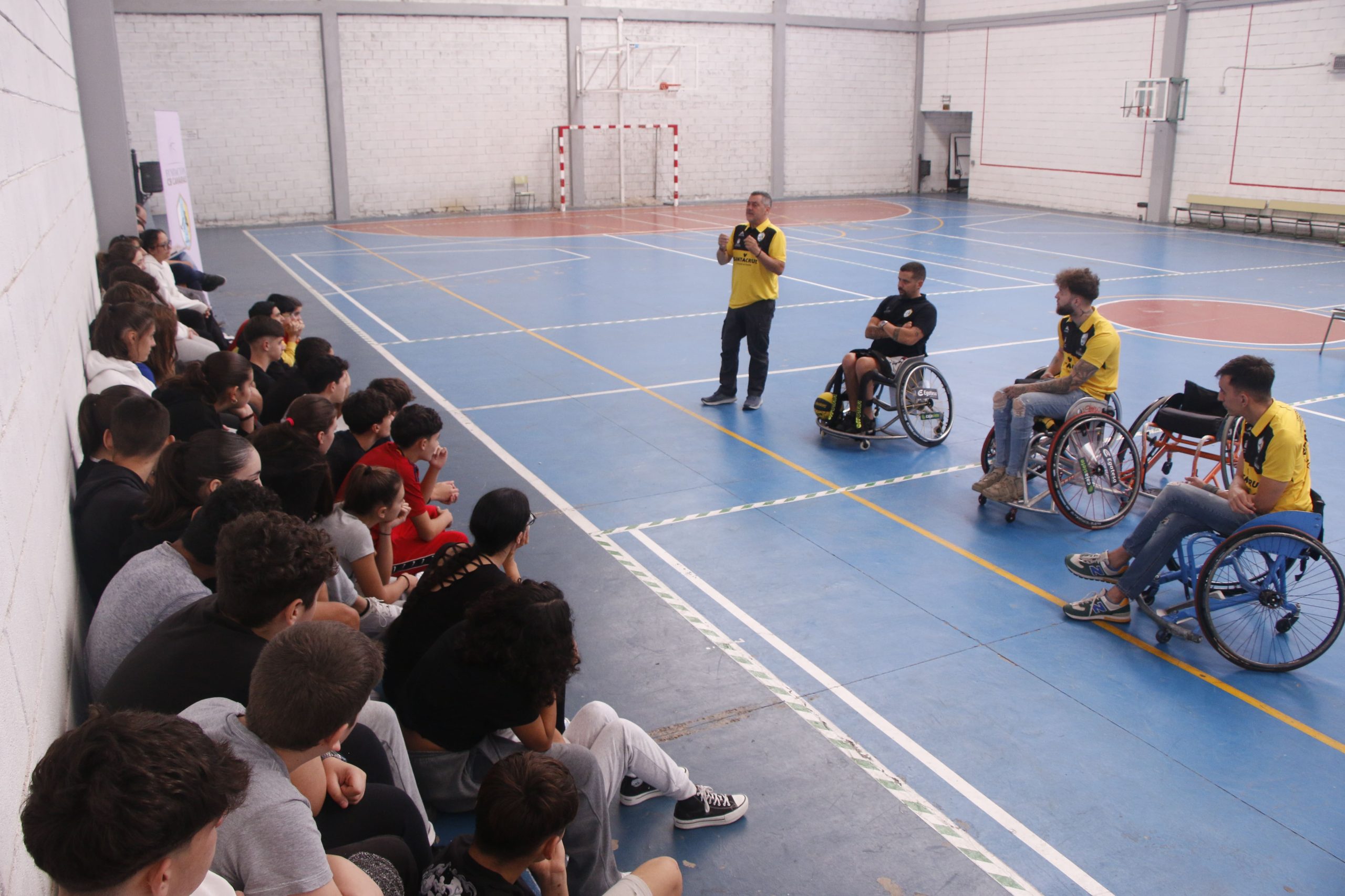 La Fundación CBC y el ADEIN visitan el IES El Tanque