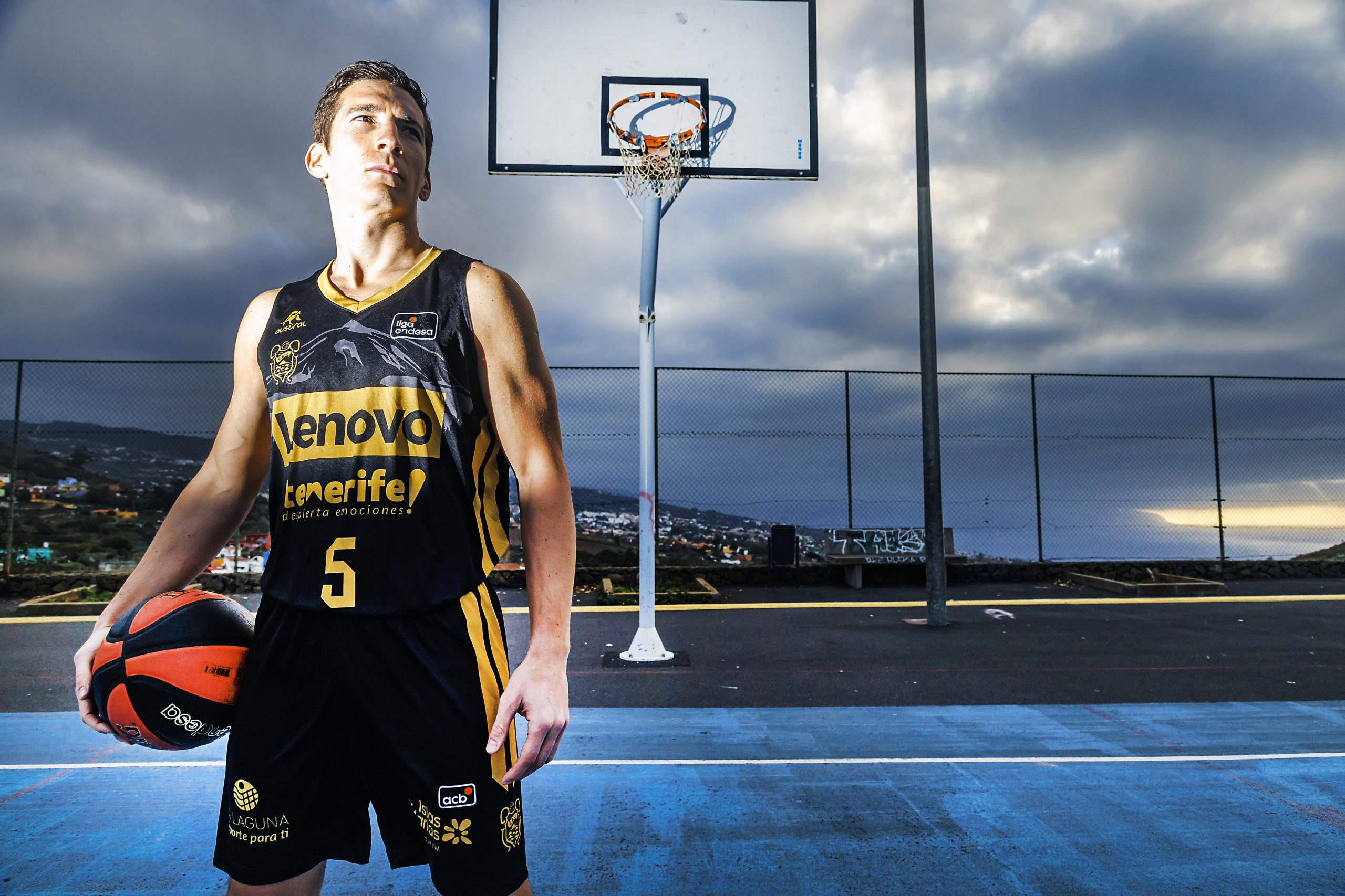 El Lenovo Tenerife retirará la camiseta de Nico Richotti [...]