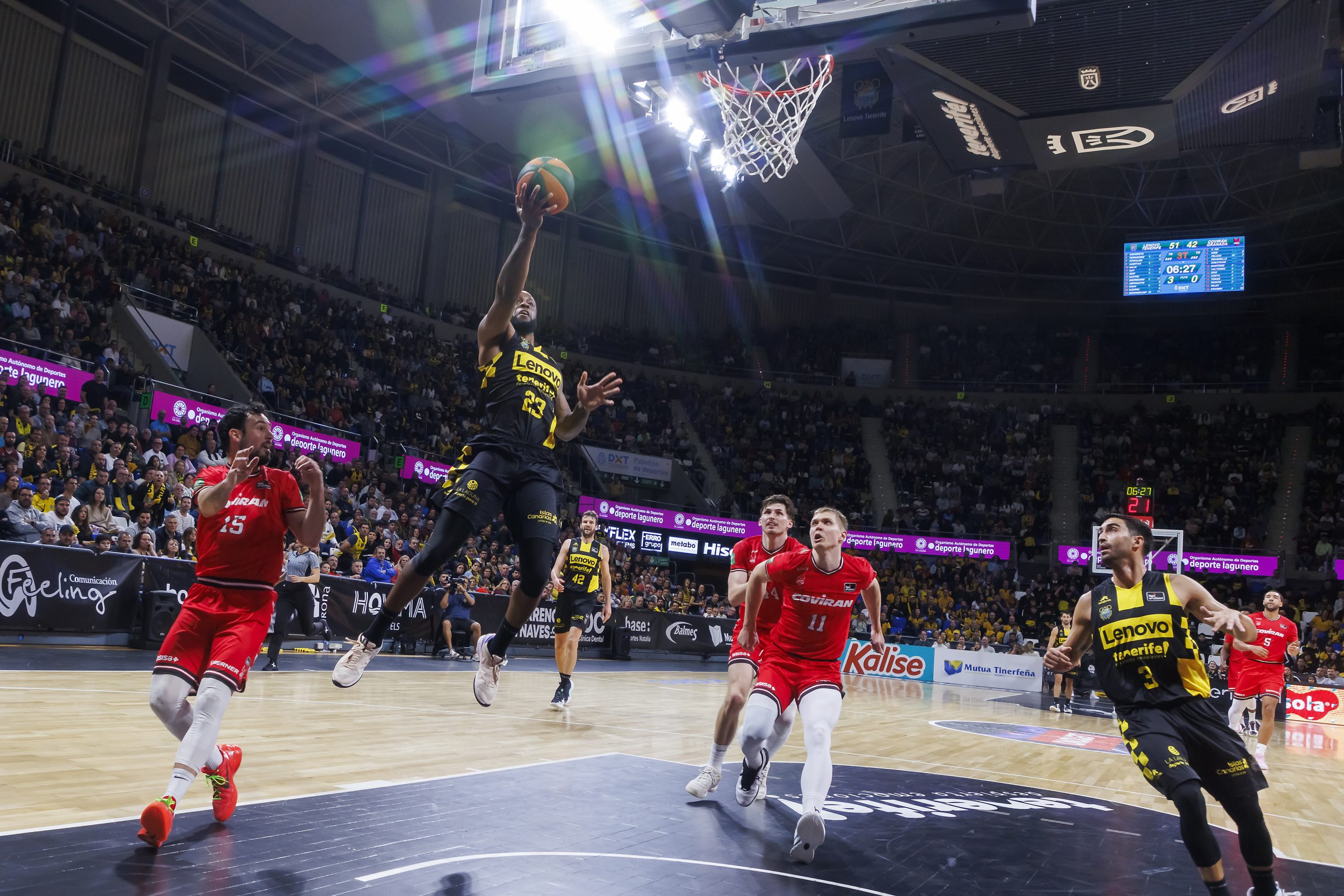 El Lenovo Tenerife reanuda la Liga Endesa con victoria