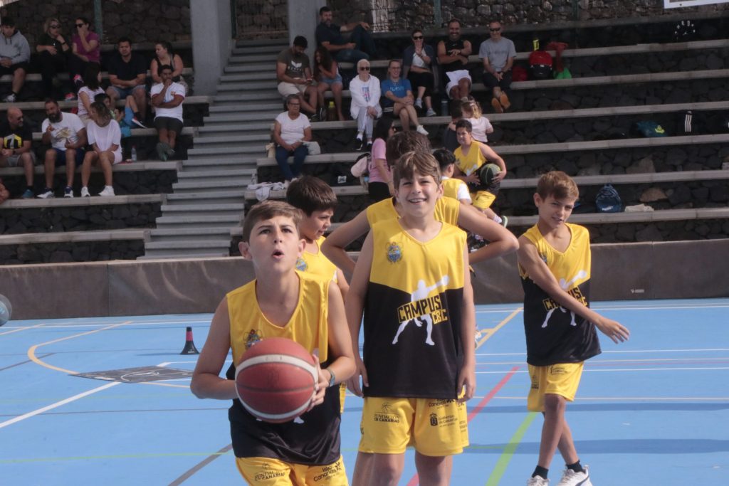 Ir a la publicación Vuelve la Escuela Municipal de Baloncesto Valverde-CB Canarias
