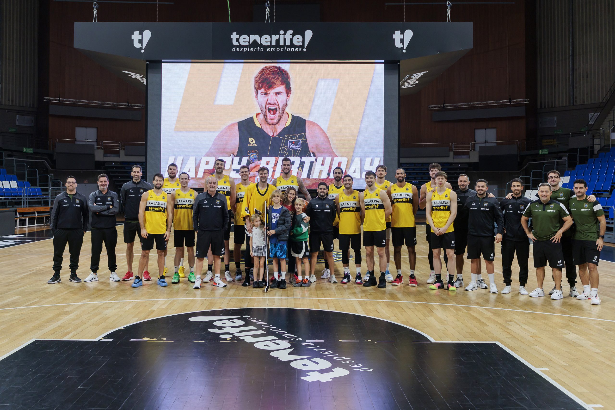 Ir a la noticia ¡Feliz cumple, Aaron!