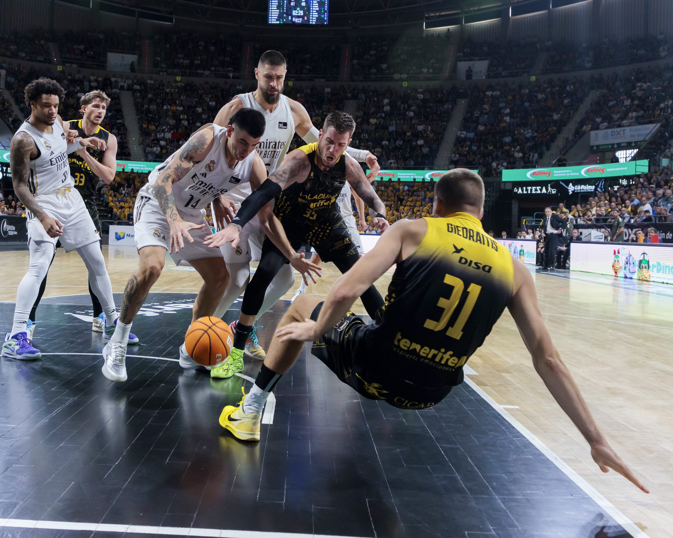 Ir a la noticia Cae con la cabeza alta