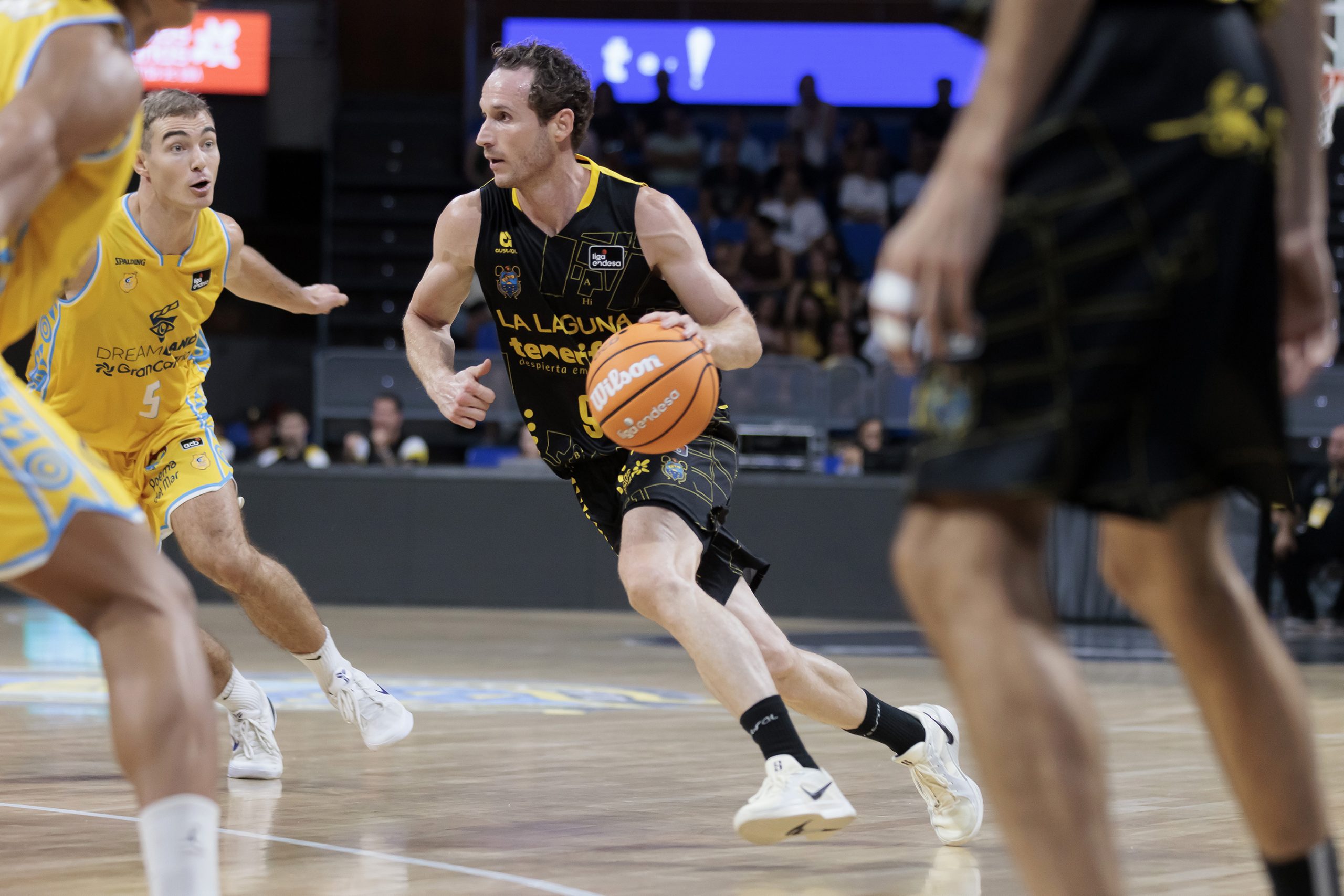 Imagen de Domingo de gala en el Santiago Martín para un reto de máxima exigencia