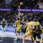 La Laguna Tenerife cede en los últimos segundos en un derbi muy trabado (9)