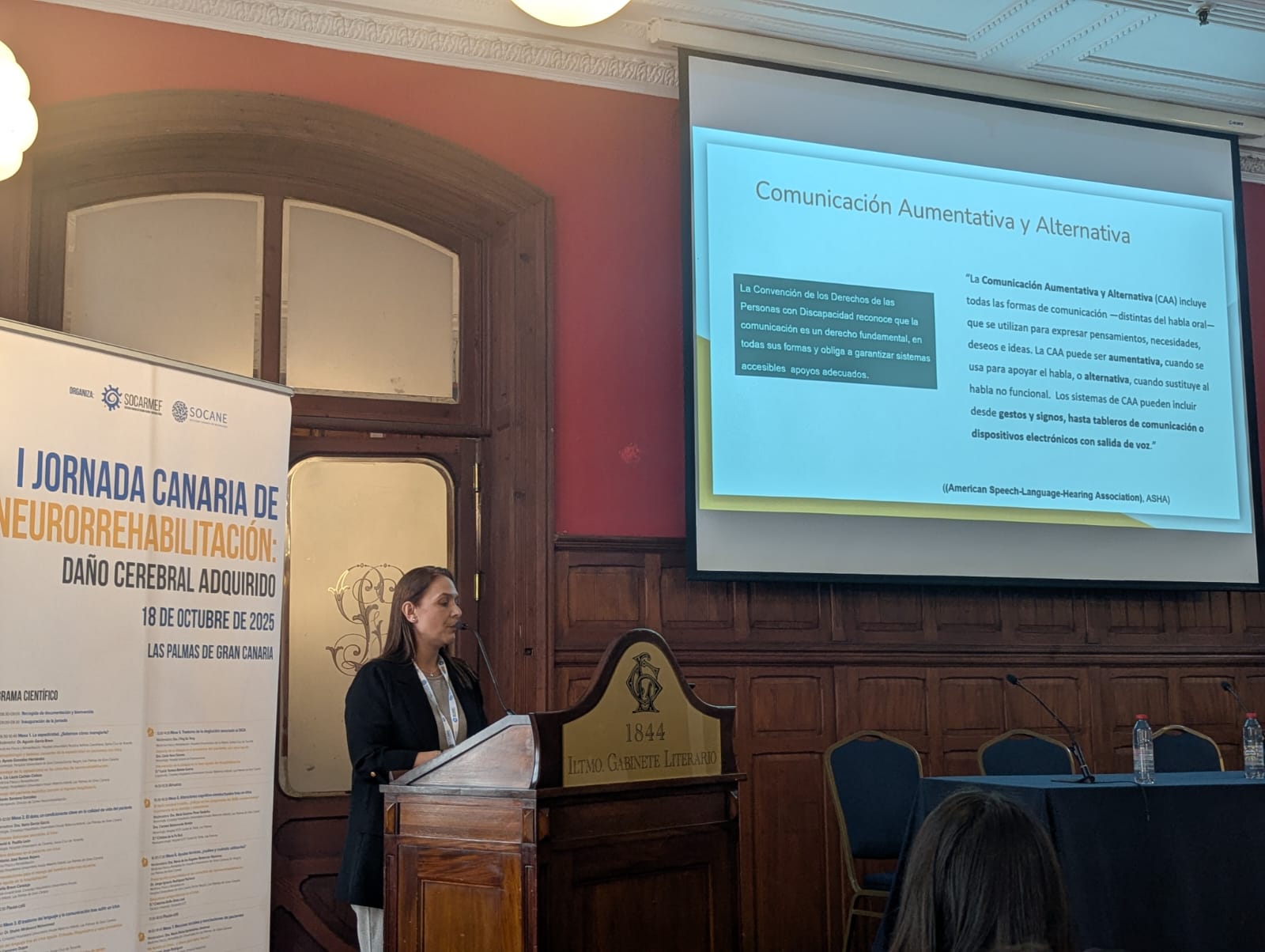 Virginia Glez. Rosquete con su presentación