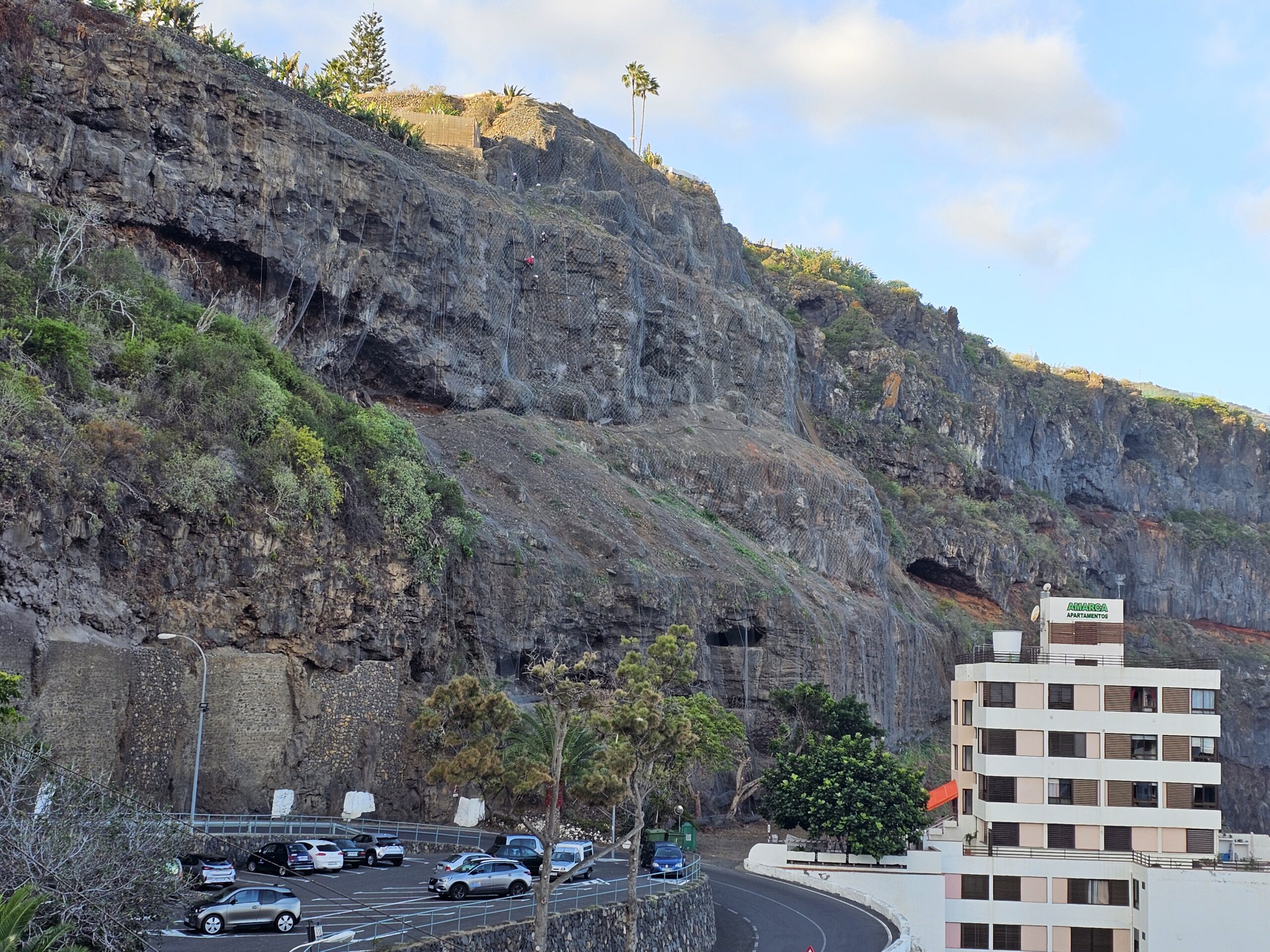 ESTABILIZACIÓN DE LOS ACANTILADOS DE LA PLAYA DE SAN MARCOS JUNTO AL EDIFICIO AMARCA Y PASEO MARÍTIMO”