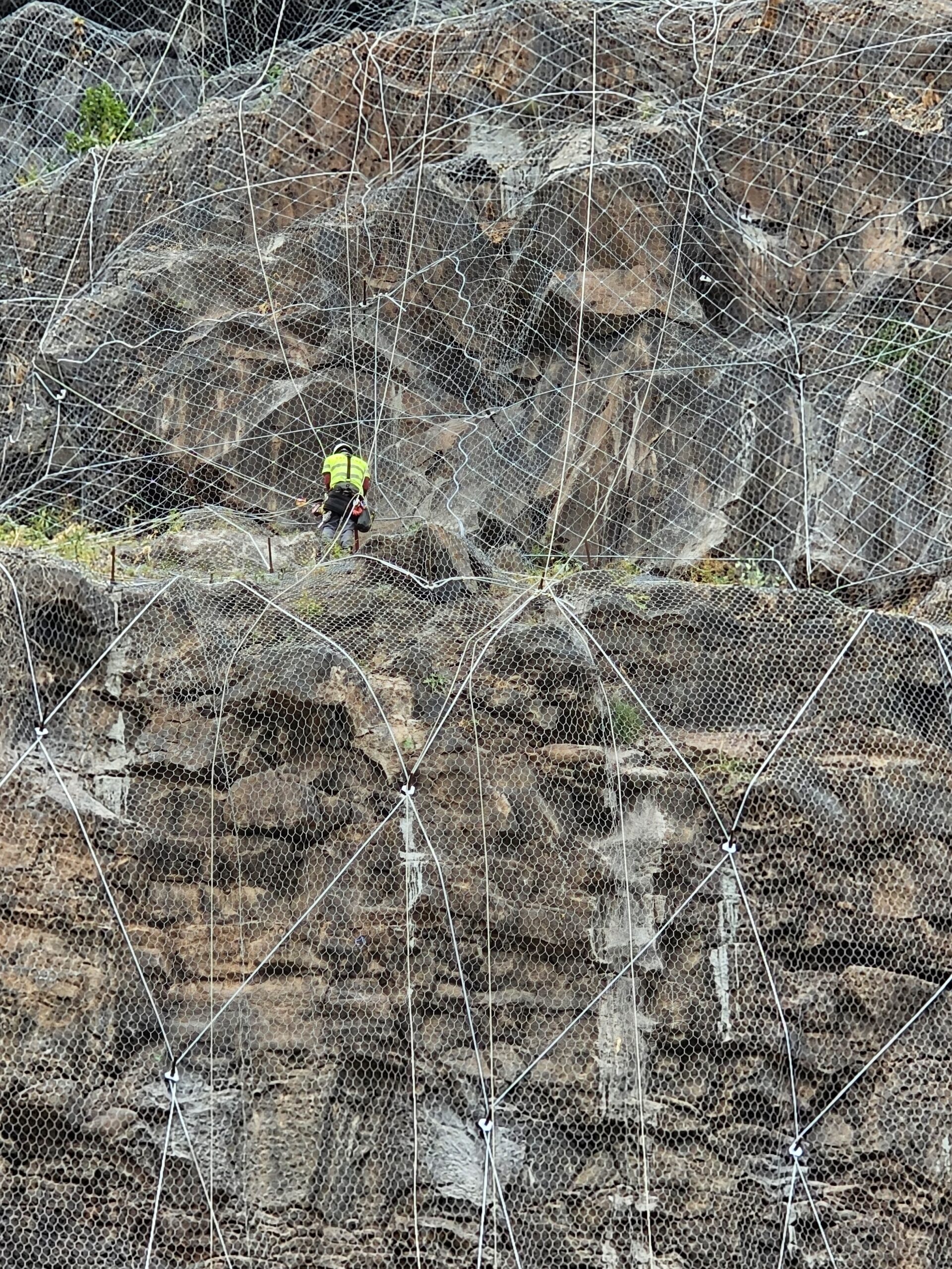 ESTABILIZACIÓN DE LOS ACANTILADOS DE LA PLAYA DE SAN MARCOS JUNTO AL EDIFICIO AMARCA Y PASEO MARÍTIMO”