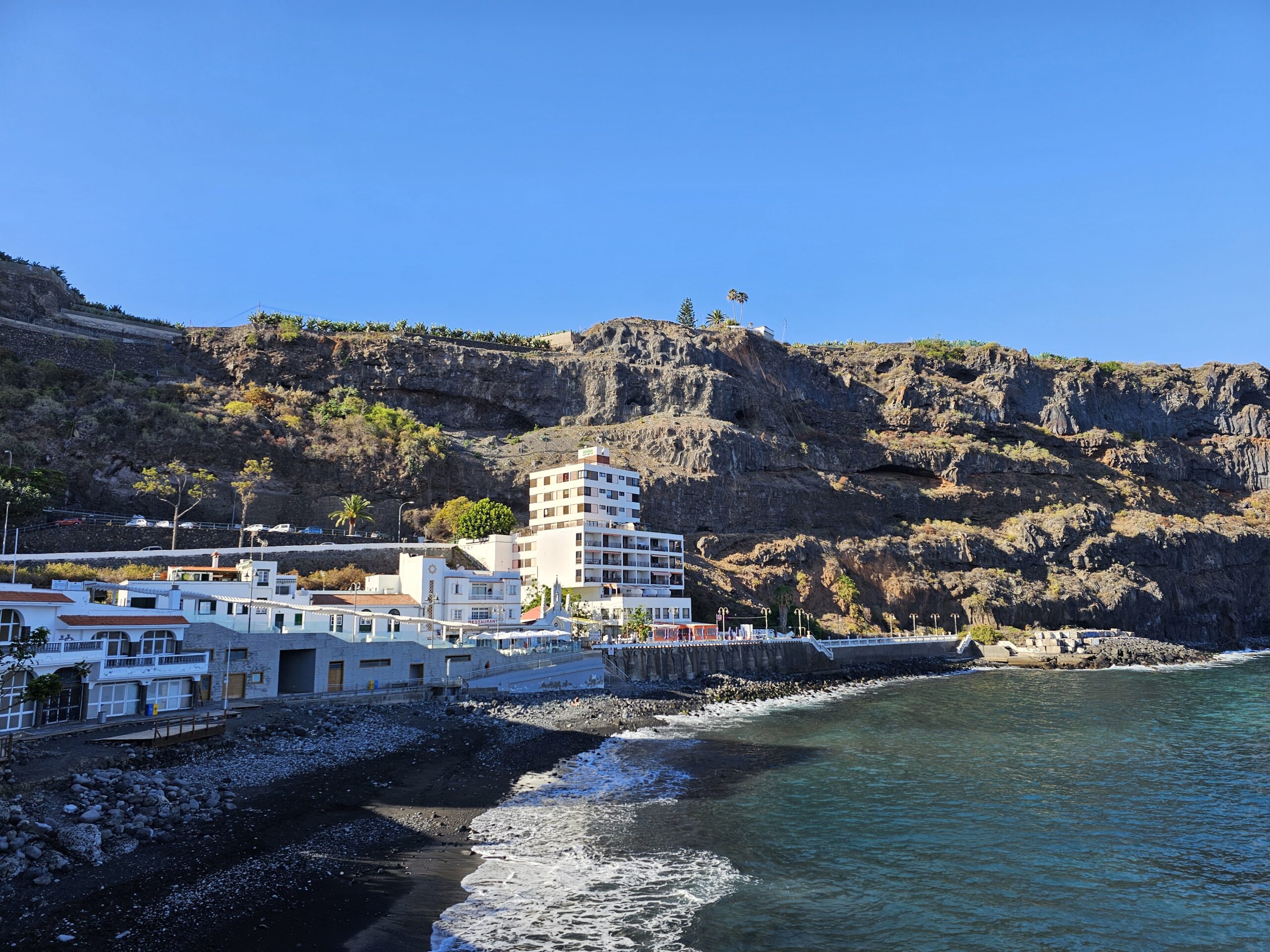 ESTABILIZACIÓN DE LOS ACANTILADOS DE LA PLAYA DE SAN MARCOS JUNTO AL EDIFICIO AMARCA Y PASEO MARÍTIMO”