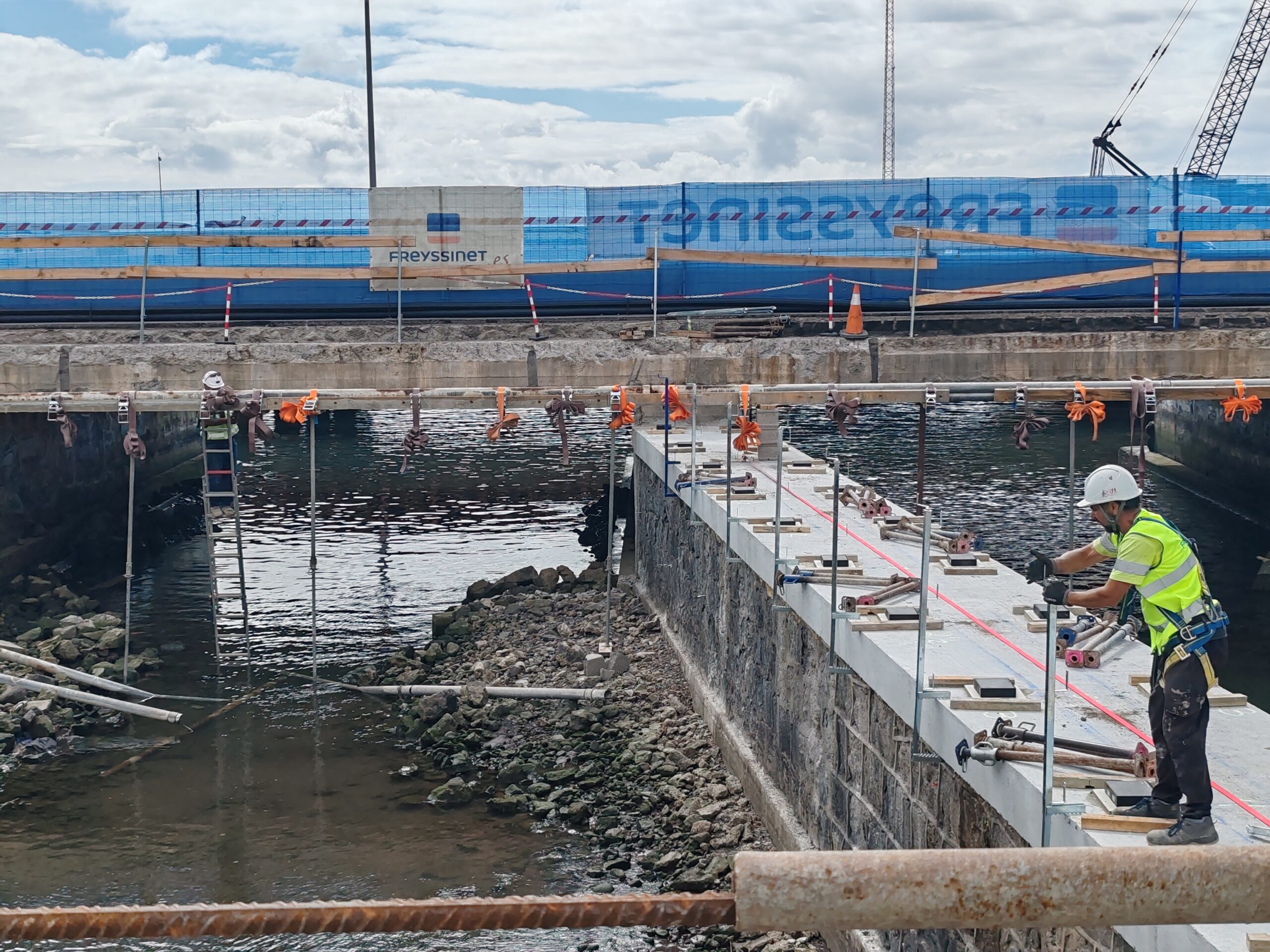 PROYECTO DE REFUNDICIÓN Y ACTUALIZACIÓN DEL PROYECTO DE LOS PUENTES B Y C – BARRANCO SANTOS.