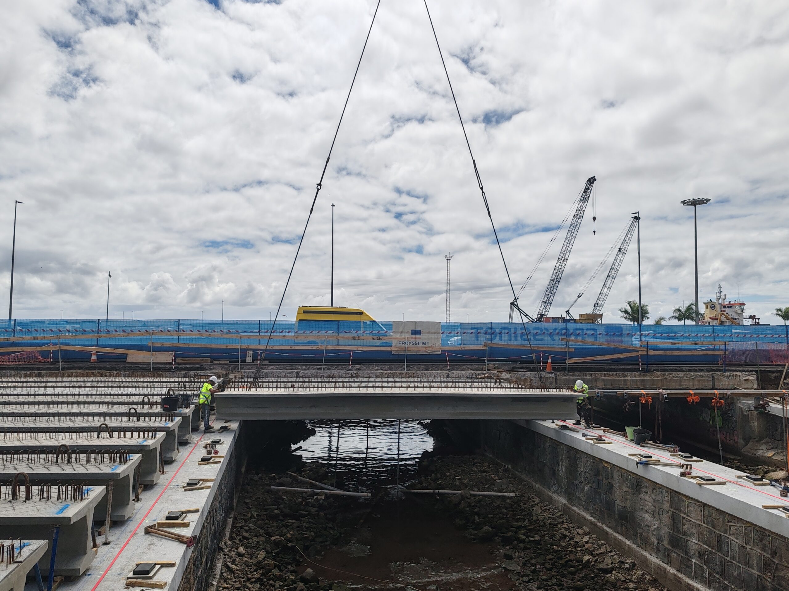 PROYECTO DE REFUNDICIÓN Y ACTUALIZACIÓN DEL PROYECTO DE LOS PUENTES B Y C – BARRANCO SANTOS.