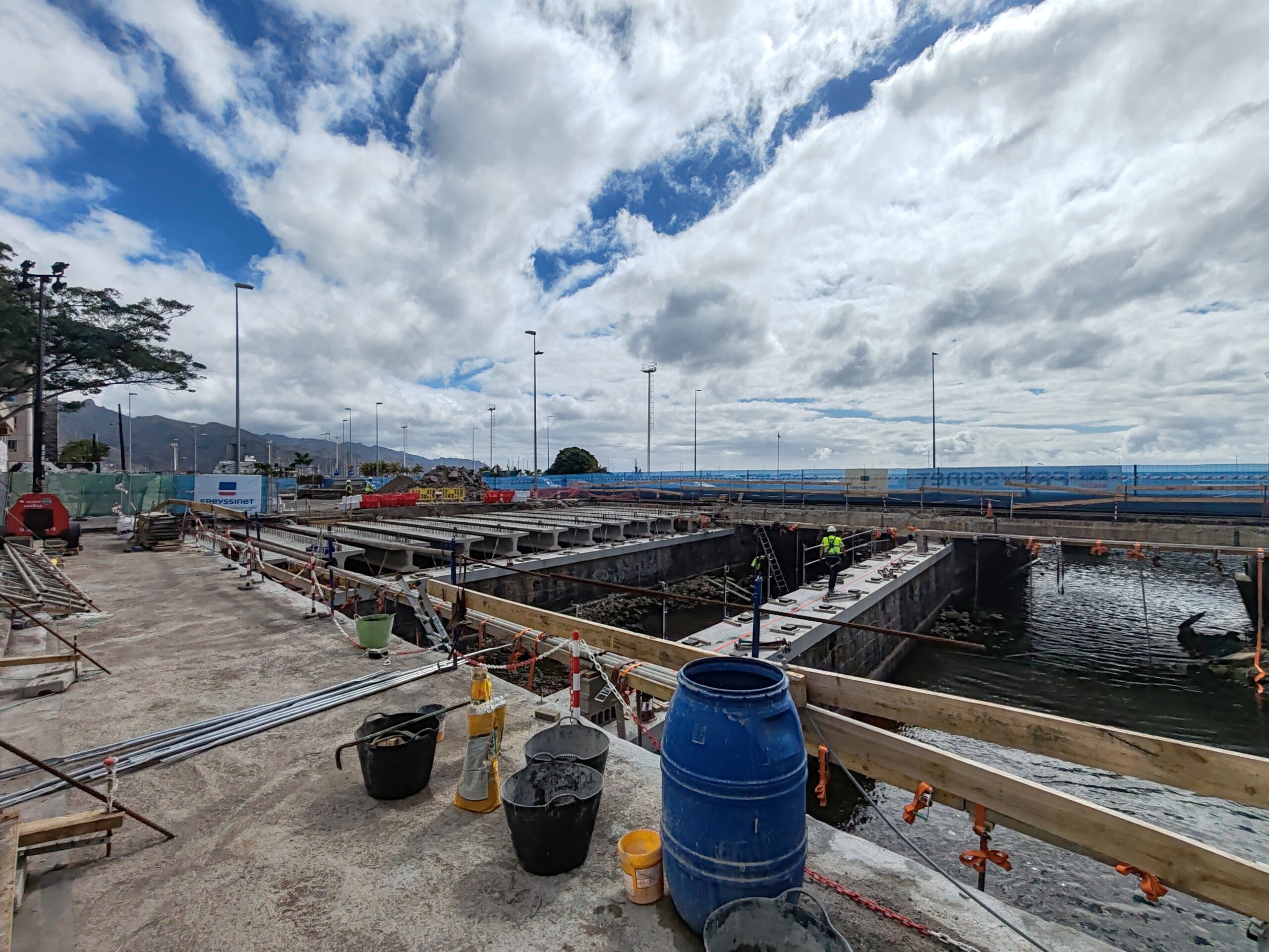 PROYECTO DE REFUNDICIÓN Y ACTUALIZACIÓN DEL PROYECTO DE LOS PUENTES B Y C – BARRANCO SANTOS.